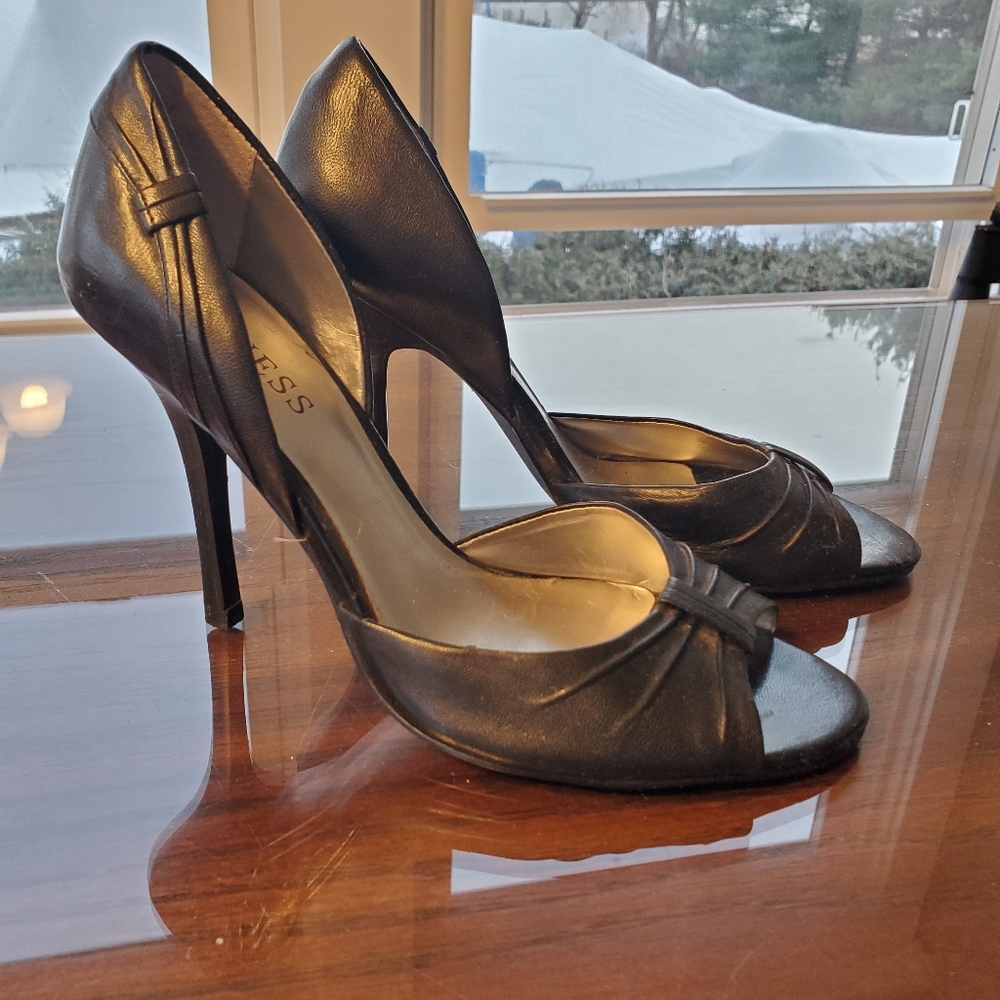GUESS Black Peep Toe Pumps Size 6